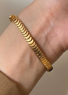 Crisp Gold Bracelet