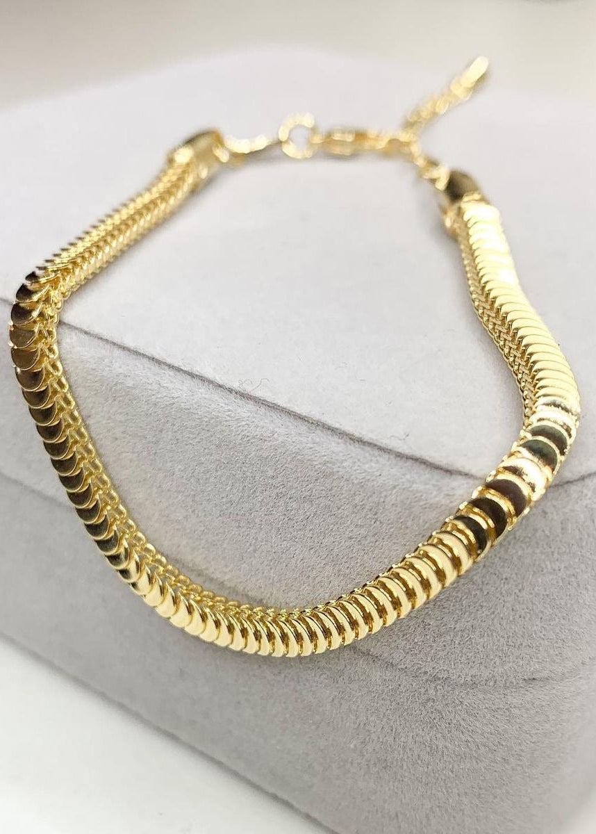 Crisp Gold Bracelet